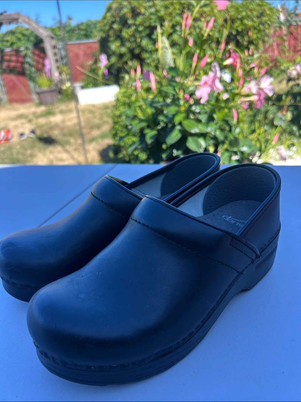 Dansko Professional Black Leather Clogs Slip On Comfort Nursing Shoes Sz 37/6.5